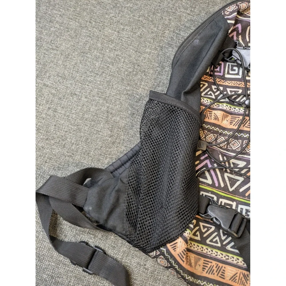 Dakine Wonder 15L Melbourne Backpack Snowboarding , Hiking Geometrical Bag